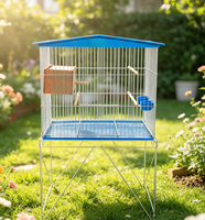 Grande cage à oiseaux en métal avec support, nid de reproduction en bois, plusieurs perchoirs, mangeoires, espace spacieux pour les perroquets et les oiseaux de compagnie de taille moyenne