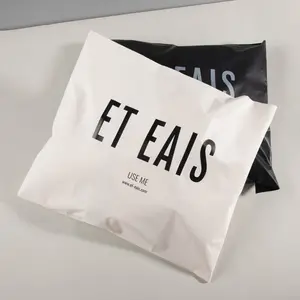 Sacs postaux noirs blancs personnalisés biodégradables pour vêtements sacs d'expédition poly enveloppe de livraison de courrier personnalisée écologique