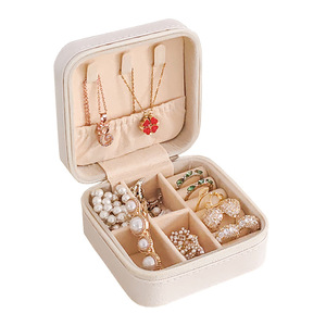 Bolsa de Almacenamiento de Joyas Portátil DOER XLM-623, Diseño Rectangular, en Cuero PU, para Viaje, Elegante, para Anillos y Collares - Product Image 5