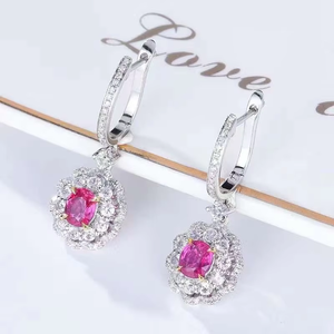 Boucles d'oreilles pendantes en or blanc 18 carats avec saphir rose naturel ovale, double cercle de diamants, fermoir halo, bijoux de fête raffinés - Product Image 3