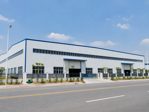 Edificio Industrial Prefabricado con Estructura <span class=keywords><strong>de</strong></span> Acero en Sección H, Diseño Arquitectónico Pintado con Epoxi - Product Image 2