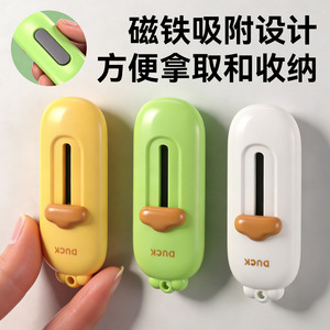 Mini abrecartones Duck verde con cuchilla automática de resorte para uso en oficina y hogar - Product Image 4