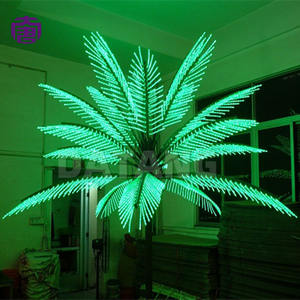 Lumière LED en forme de cocotier avec branches lumineuses style palmier pour la décoration de rues, places publiques, centres commerciaux et festivals - En vente - Product Image 5