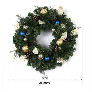 Couronne de Noël personnalisée de haute qualité en pin décorée avec des boules pour la porte d'entrée - Product Image 2