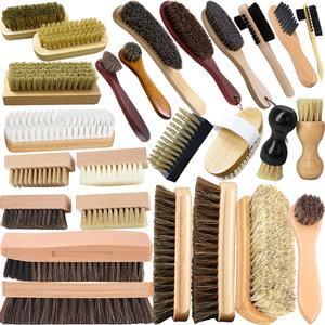 Brosse de nettoyage pour chaussures à manche en bois personnalisable et réutilisable, en bois de hêtre et crin de cheval, pour le polissage du cuir/daim - Vente en gros - Product Image 1