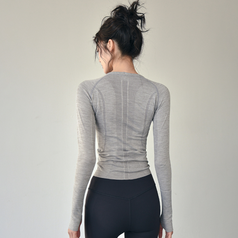 Customizable same-style yoga top for women in autumn and winter, slim-fitting long-sleeved running, pilates and fitness wear