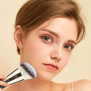 ชุดแปรงแต่งหน้าแ<span class=keywords><strong>บ</strong></span><span class=keywords><strong>บ</strong></span>สองด้าน 5 ชิ้น ขนแปรงนุ่มกลม แปรงปัดแป้งฝุ่น แปรงเบลนด์คอนซีลเลอร์ - Product Image 2