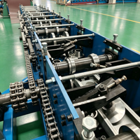 Ligne de production de profilés en C de haute précision avec boîte de vitesses et moteur, poinçonnage et découpe automatiques pour usage en escalier