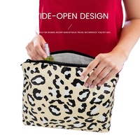 Pochette de voyage portable imperméable avec fermeture éclair, logo personnalisé imprimé, petite taille, pour maquillage et articles de toilette, en Tyvek écologique, tendance, OEM ODM