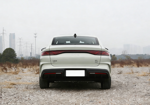 BYD Qin L DM-i 2026 210KM Yun Nian, autonomia elettrica pura CLTC 210 km, autonomia combinata 2110 km, 25.28kWh PHEV per uso aziendale e flotte - Product Image 4
