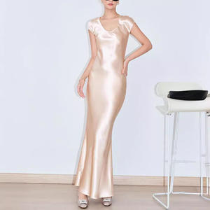 Robe <span class=keywords><strong>de</strong></span> soirée mi-longue en satin d'acétate importé OEM, coupe oblique à 45 degrés, col mandarin, taille empire vintage, ODM - Product Image 2