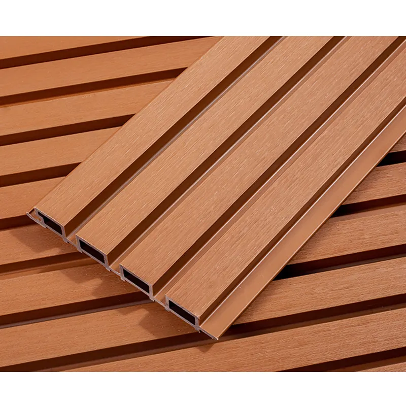 外壁外装屋外木材PVC共同押し出し溝付きデザインルーバー装飾複合ボードWPC壁ファサードパネル