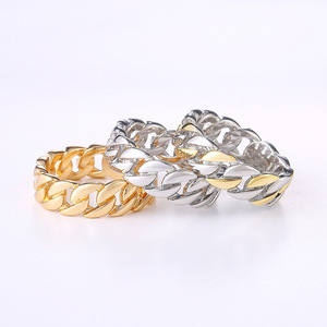 Anello con Design a Catena Bicolore Stile Punk per Uomo - Product Image 1