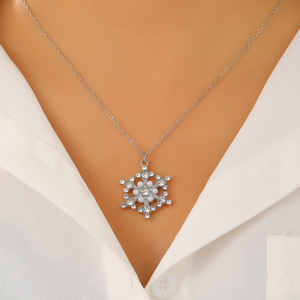 Готическое женское ожерелье с дизайном «Снежинка», стразами, цирконием, родиевым покрытием, из сплава, популярное, в готическом стиле, многослойное, с подвеской - Product Image 5