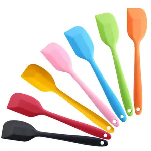 Tek parça renkli yapışmaz silikon Spatula isıya dayanıklı gıda sınıfı mutfak silikon pasta kazıyıcı Spatula pişirme araçları