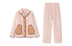 Charmant pyjama rose pour femme-Ultra-doux, chaud et élégant avec bordure marron parfait pour un sommeil d'hiver confortable - Product Image 5