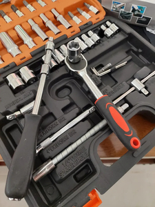 Kit d'outils de réparation automobile 53 pièces : Clé à cliquet, douilles et tournevis 1/4 - Référence 001 - Ensemble d'outils complet pour mécaniciens - Product Image 6