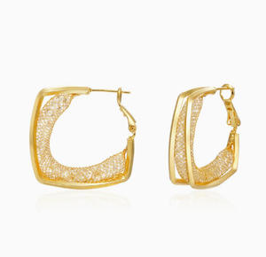 ต่างหูแฟชั่น<span class=keywords><strong>ส</strong></span>ไตล์ยุโรปและอเมริกา ดีไซน์โลหะโปร่ง <span class=keywords><strong>ส</strong></span>ำหรับผู้หญิง ให้ความรู้<span class=keywords><strong>ส</strong></span>ึกหรูหรา ใช้งานได้หลากหลาย โดดเด่น <span class=keywords><strong>ส</strong></span>ะดุดตา หรูหราเบาๆ - Product Image 6