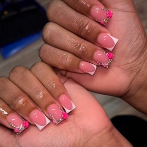 Ongles press-on Y2K en acrylique avec strass et breloques étoiles, style Baddie, pointe large, vente en gros, marque privée 2026 - Product Image 4