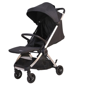 Il passeggino compatto in alluminio piega automaticamente - Product Image 4