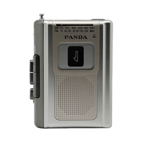 Ancien modèle de magnétophone portable fabriqué en Chine, style rétro, avec prise casque, fonction radio AM/FM Panda, lecteur audio Walkman - Product Image 1
