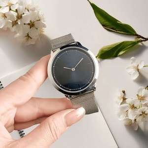 Reloj para jóvenes, nuevo reloj minimalista para mujer con correa de malla, esfera plateada, reloj de pulsera informal para damas, reloj de esfera grande estilo Ginebra. - Product Image 2