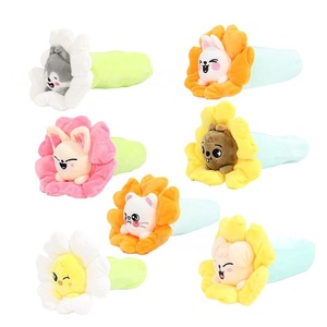 Venta al por mayor de muñecos de peluche Kpop SK Staykids, monederos de peluche Kpop SKZ, estuches para bolígrafos y bolsos. - Product Image 6