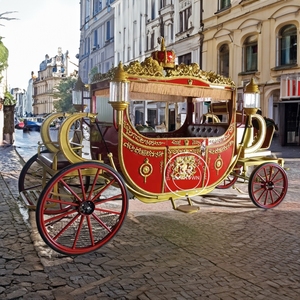 Carruaje Eléctrico de Lujo de Cuatro Ruedas para Turismo, Carruaje Real sin Caballos con Aire Acondicionado y Sonido para Bodas, 2025 - Product Image 3