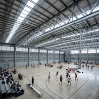Pabellón Deportivo Prefabricado Personalizado de Estructura de Acero para Estadio de Fútbol y Taller de Acero, Diseño de Rejilla de Gran Resistencia y Largo Alcance