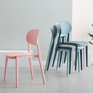 Chaises de salle à manger empilables sans accoudoirs en plastique PP, design simple et luxueux, vente en gros - Product Image 1