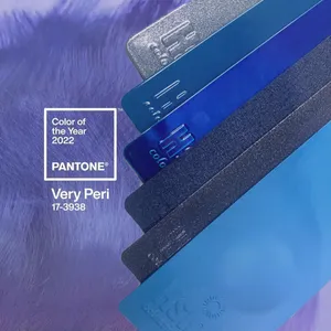 Pantone Color Very Peri Blue Azules粉体塗装鋳造アルミニウム用Qualicoat特性を備えた25年間の保証