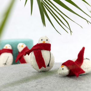 Lot de décorations de Noël en feutre en forme de poussin avec écharpe rouge, faites à la main, à suspendre, idéal pour les cadeaux et les fournitures de fêtes - Product Image 3