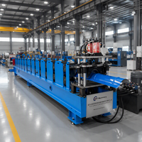 Machine de formage à froid de capuchons de toit en acier coloré robuste et automatique, ligne de production de découpe hydraulique PLC haute vitesse