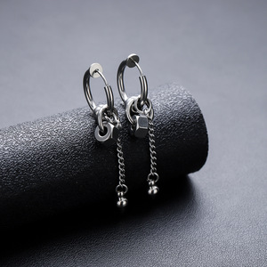 Vente en gros de boucles d'oreilles hip-hop pour hommes en acier inoxydable plaqué noir, style punk, produits très vendus - Product Image 3