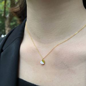 Collar con Colgante de Corazón Pequeño y Sencillo de Plata de Ley S925 Dylam Trendy para Mujeres y Adolescentes - Product Image 3