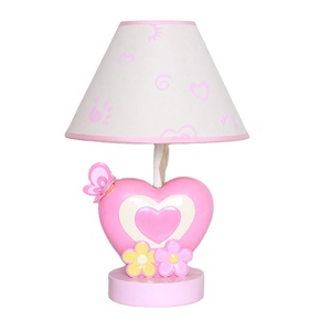 Tùy Chỉnh Dễ Thương Phòng Ngủ Bàn Trang Trí Ánh Sáng Sống Màu Hồng Hình Trái Tim Thời Trang Nhựa Đèn Bàn - Product Image 1