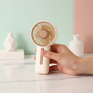 พัดลมตั้งโต๊ะแบบพกพาขนาดเล็ก รุ่น Rushed Yes ชาร์จไฟได้ สีเขียว พร้อมไฟ LED - Product Image 1