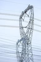 Tour de transmission en treillis d'acier angulaire de haute qualité pour projets de lignes aériennes haute tension de télécommunications électriques