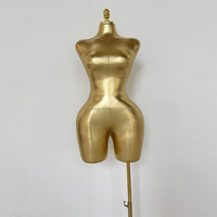 Mannequin de présentation féminin BBL aux formes généreuses, hanches larges, style brésilien, en cuir doré, demi-corps, grande taille, en promotion