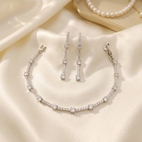 Parure de bijoux scintillante plaquée platine, bracelet tennis élégant et boucles d'oreilles pendantes linéaires, cadeau pour femme, mariage, fête nuptiale 2026