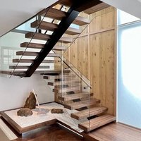 Escalier mono-tringle moderne d'origine usine pour intérieur, style loft, avec garde-corps en bois et verre, balustrade en acier inoxydable, métal durable, sur mesure