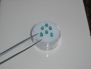 Esmeraldas Colombianas Naturales AAA, Facetadas en Forma de Pera, Color Verde (6 Piezas de 5x3mm) para Joyería - Product Image 3