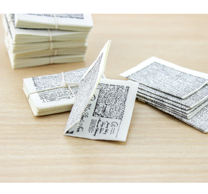 1/6 1/12 <span class=keywords><strong>Maison</strong></span> de poupée Simulation Miniature Mini un tas de journaux modèle <span class=keywords><strong>D</strong></span>écor - Product Image 6