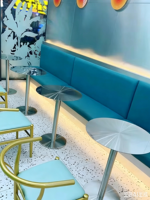 Table de café industrielle en acier inoxydable pour cafés, salons de thé, pâtisseries - Style moderne et minimaliste