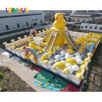 Grand château gonflable de ville gonflable d'extérieur Jeu de parcours d'obstacles Équipement de terrain de jeu de parc d'attractions
