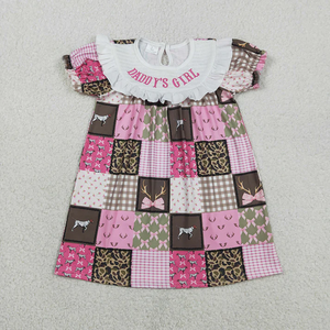 Vestido de verano para niñas con estampado de perros a cuadros, bordado 'Daddy's Girl', lazos rosas y diseño smocked hasta la rodilla, bajo MOQ - Product Image 1
