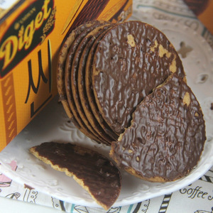 Biscotti Mini al Cioccolato e Avena Orion, Biscotti Integrali, Snack Croccanti al Gusto di Pesce, Importazione Coreana - Product Image 4