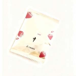 Sobre de Papel Plateado con Logotipo Personalizado, Bolsa de Correo Metálica con Tira Adhesiva para Envío de Ropa, Acabado Brillante - Product Image 4