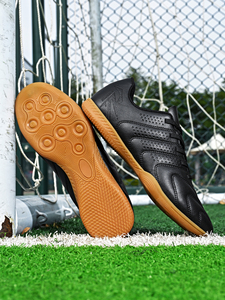 <span class=keywords><strong>Scarpe</strong></span> <span class=keywords><strong>da</strong></span> Futsal Nere e Bianche IC - Tacchetti <span class=keywords><strong>da</strong></span> <span class=keywords><strong>Calcio</strong></span> Traspiranti ad Asciugatura Rapida con Suola Piatta <span class=keywords><strong>per</strong></span> Allenamento Quotidiano OEM/ODM - Product Image 1