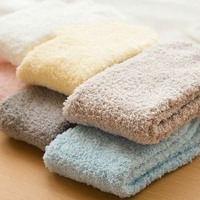 Fabrication de haute qualité épais hiver automne épaissi chaussette cachemire Tube éponge floue confortable chaussettes pour femmes